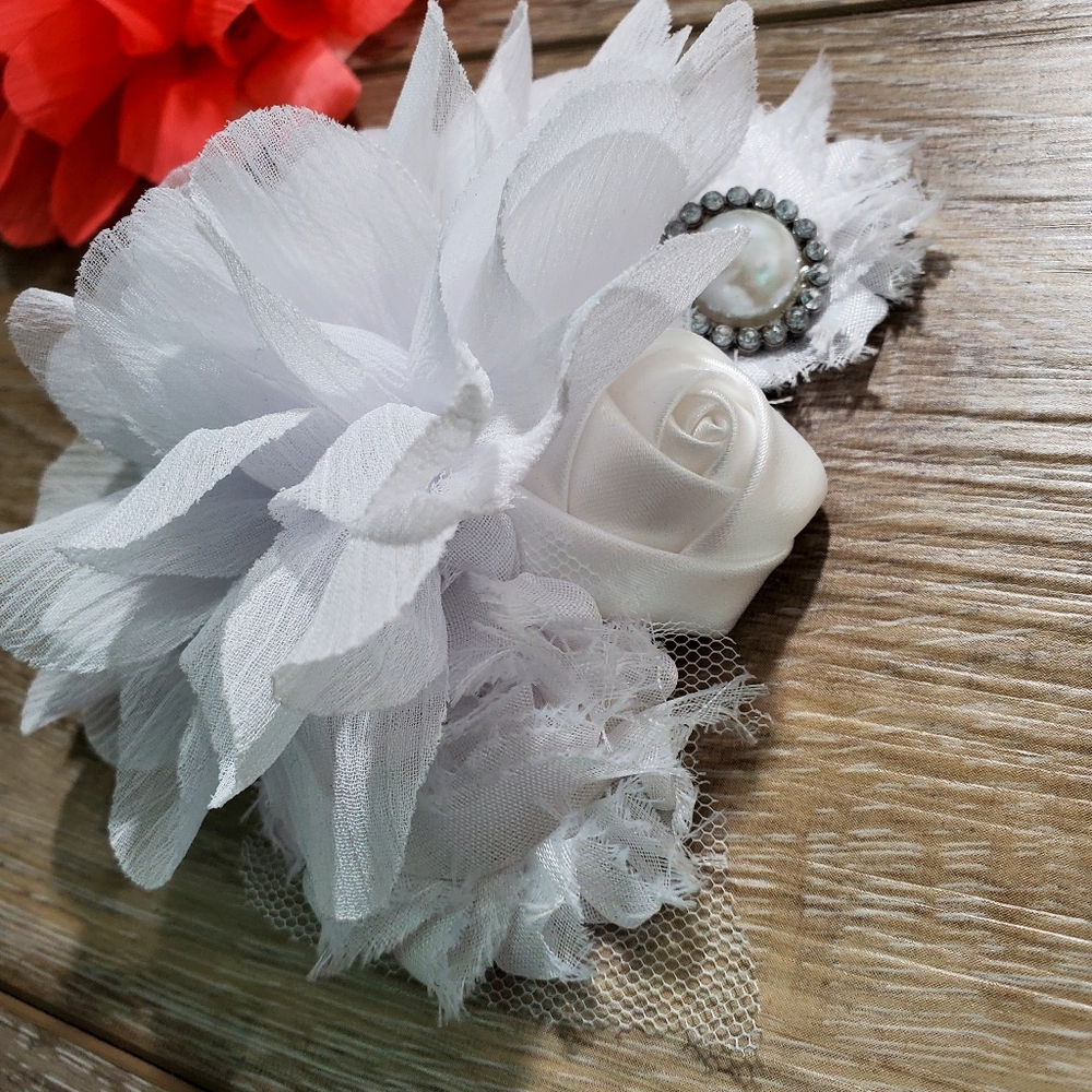 Large White Floral And Rhinestone Embellished Headband Hairbow Baby Toddler 7 …